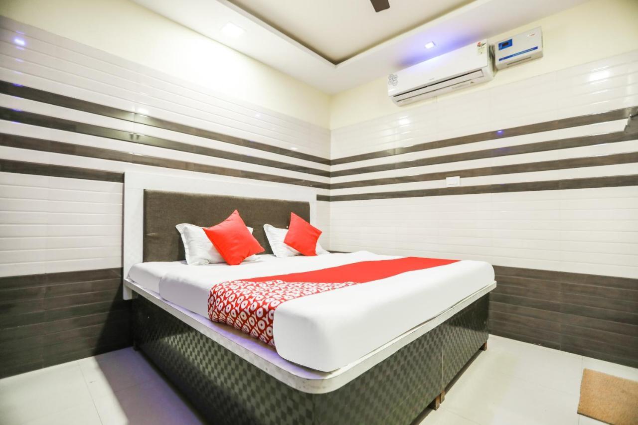 Oyo 71693 Starlight Hotel Ganganagar Ngoại thất bức ảnh