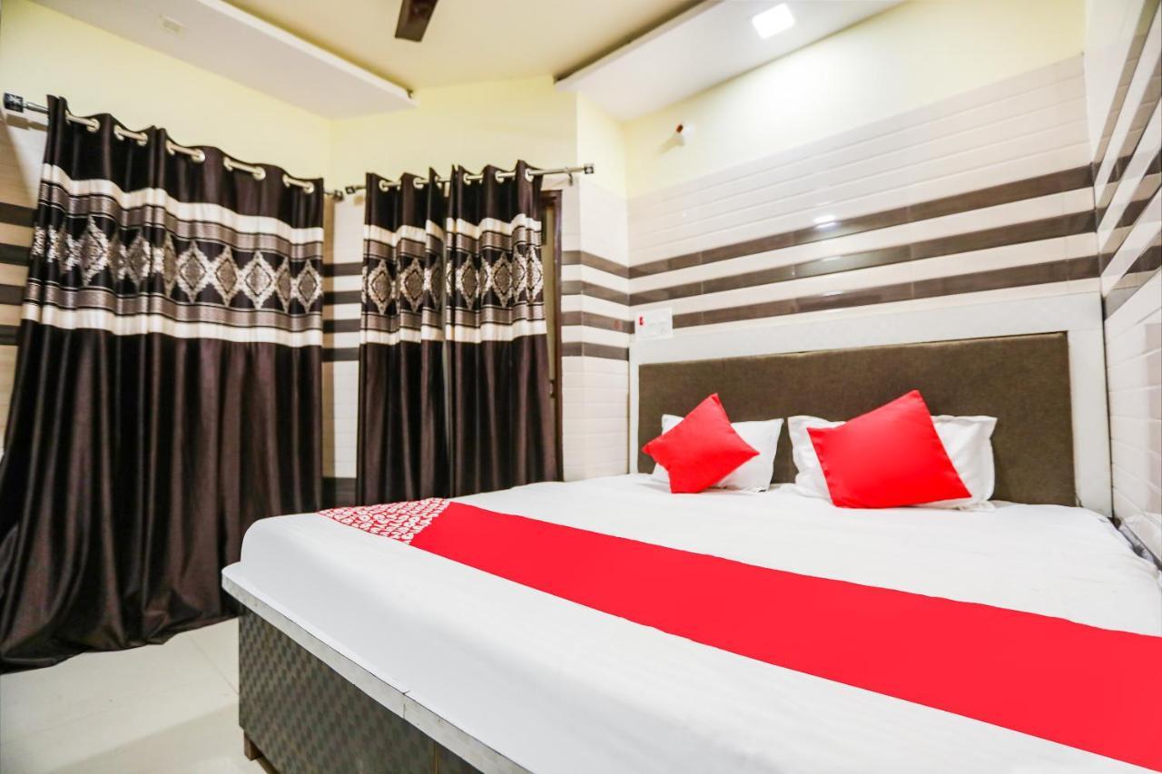 Oyo 71693 Starlight Hotel Ganganagar Ngoại thất bức ảnh