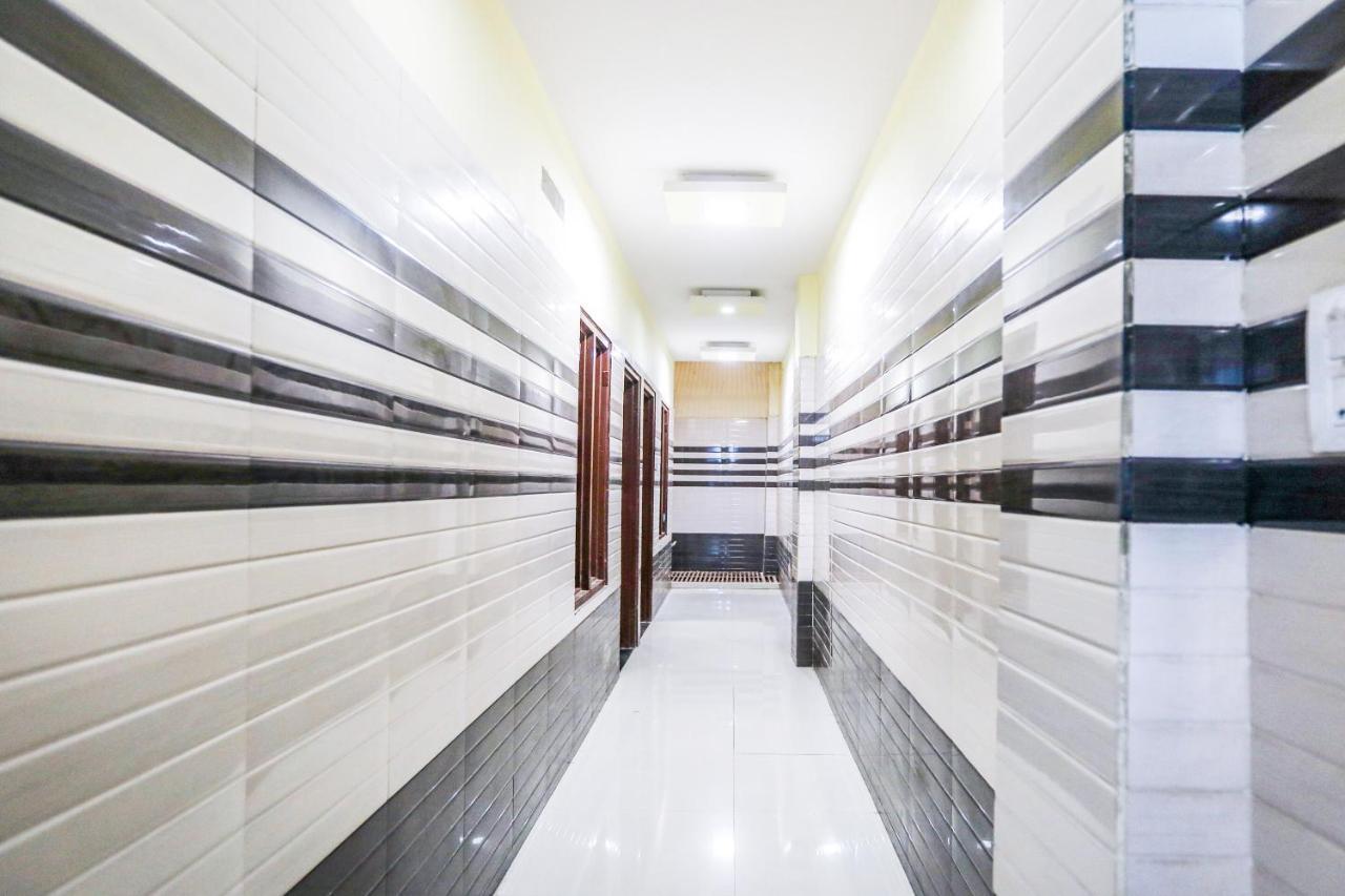 Oyo 71693 Starlight Hotel Ganganagar Ngoại thất bức ảnh