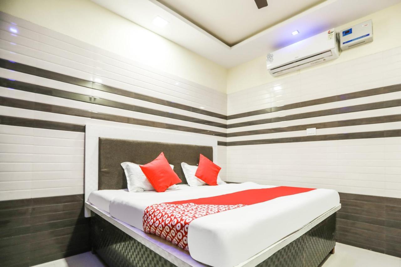 Oyo 71693 Starlight Hotel Ganganagar Ngoại thất bức ảnh